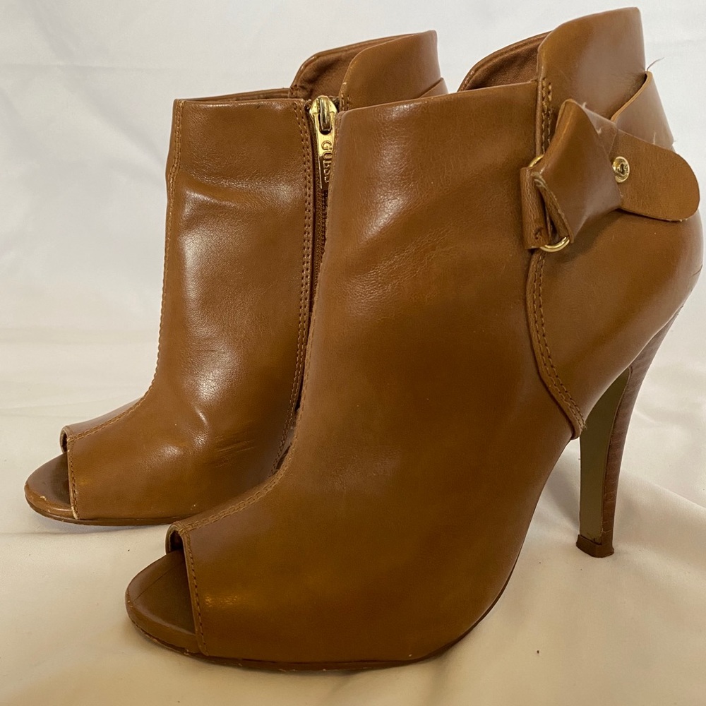 GUESS 7M